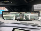 後方確認をミラーではなくカメラ映像で確認出来るデジタルインナーミラーを搭載!荷物があり、後方確認が出来ない時や雨天時などにとても便利☆