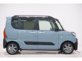 県内13店舗にて常時500台以上ダイハツ車を展示中です。見て、触って、納得のいく一台をぜひ見つけてください。