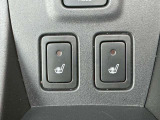シートヒーターを標準装備しているので、座っているだけで体を温めてくれます。寒い日でも快適なドライブが楽しめます!