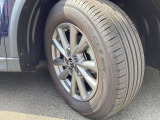 純正17インチアルミホイールでスタイルバッチリ!225/65R17タイヤです