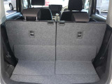 【トランク】積み込みやすくて、たっぷり積める荷室です。乗車人数と荷物の量や大きさによってシートアレンジをすることでより快適なドライブが可能です!