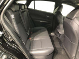 【後部座席】も当然、綺麗・清潔に仕上げております。内装の綺麗なお車は気持ちが良いですし、コンディションのいい車が多いです。これもオススメの1台です。