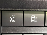【両側パワースライドドア】スマートキーや運転席のスイッチで後席両側スライドドアの開閉が可能♪電動だから力を入れてドアを開ける必要が無く、小さなお子様でも簡単に開け閉めでき快適です♪
