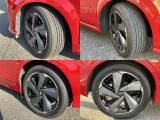 205/55R17 純正アルミホイール装着。