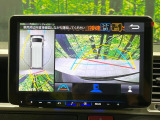 【パノラミックビューモニター】専用のカメラにより、上から見下ろしたような視点で360度クルマの周囲を確認することができます☆死角部分も確認しやすく、狭い場所での切り返しや駐車もスムーズに行えます。