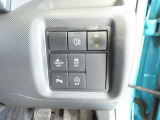サポカーは、高齢運転者を含めたすべてのドライバーによる交通事故の発生防止・被害軽減対策の一環として、国が推奨する新しい自動車安全コンセプトです。詳しくは販売店スタッフまでおたずねください。