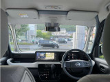 視界広々で運転しやすいインパネ