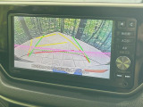 【バックカメラ】駐車時に後方がリアルタイム映像で確認できます。大型商業施設や立体駐車場での駐車時や、夜間のバック時に大活躍!運転スキルに関わらず、今や必須となった装備のひとつです!