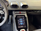 OP482/純正アクラポヴィッチマフラー/リフティングシステム/禁煙/1オーナー/Smartphone Interface and Connected Services/Lifestyle + Driver Pack (Coupe)/Full Electrically Adjustable and Heated Seats