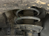 お車を安心してお乗りいただく為には、足回りの定期点検が欠かせません。サービスサポート(有償保証)では無料点検もご提供しており、安心のカーライフをお過ごしいただけるサポート体制が整っています。