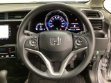 ハンドルにHondaセンシング系のクルーズコントロールやレーンキープアシストなどのスイッチと、オーディオの操作スイッチが装備されています。ハンドルから手を離さず安全に操作できます。