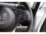 Hondaセンシングの機能のひとつ、アダプティブクルーズコントロール付!アクセルから足を離しても設定したスピードと前車との車間を保ち走行してくれます!車線維持もアシスト☆高速道路で疲労軽減ですね☆
