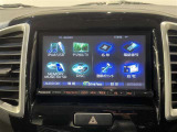スズキ純正7インチナビ(CN-R302Z)装備。