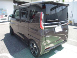 中古車の魅力は、通常別途かかるオプションがほぼ装備されている事です!!お買い得かと思ったらまずはお問い合わせを!!中古車という特性上、早い者勝ちです・・・