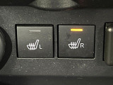 【シートヒーター】寒い日に重宝するシートヒーター!エアコンより早く温まってくれるので寒がりの人も安心ですね♪エアコンの温風は乾燥するから苦手、という方にもをおすすめです。
