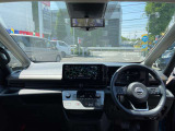 窓ガラスが大きく車両感覚も掴みやすいお車ですので安心してお乗りいただけます。
