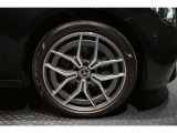 メルセデスの認定中古車「サーティファイドカー」では、万一お車が故障した場合も、ご購入後1年間もしくは2年間※は走行距離にかかわらずメルセデス・ベンツ正規サービスネットワークで無料修理いたします