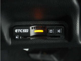 ◆ETC2.0装着◆進化したドライブ体験。料金収受システムだけだったETCが生まれ変わって、高速道路を賢く使うETC2.0に進化しました。多彩な情報サービスが便利で快適なドライブ体験を提供します。