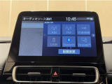 ディスプレイオーディオを装備。スマホと車をつなぐことで、これまでのナビに加えていろんなサービスが楽しめます。