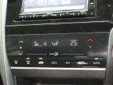 操作部に静電式タッチパネルを採用したフルオート・エアコンディショナー。Honda インターナビ同様、スマートフォン感覚の直感操作を実現しています。