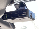 ドライブレコーダー装備です!もしもの時やあおり運転など、映像記録は証拠になるのであると安心ですね!