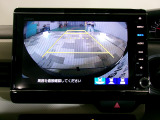 バックカメラの画像です。ガイドラインがスムースな車庫入れをサポートいたします。車庫入れの安心感がアップしますね。