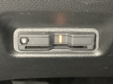 ハンドルの左下にETCがついています。高速道路の料金所の通過も楽々です。 カードの取り出しもしやすい場所についています。