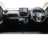 スッキリした運転席まわりで、快適ドライブが楽しめます!