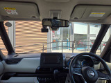 運転席周りの視界もよくハンドルも軽い取り回しなのですごく運転がしやすい車です。