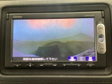 【バックカメラ】運転が苦手な方も車庫入れラクラクです!ギアをリバースに入れれば自動的に切り換わりますので、面倒な操作は不要です♪狭い駐車場もお車を傷つけず安心ですね!