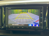 【バックカメラ】駐車時に後方がリアルタイム映像で確認できます。大型商業施設や立体駐車場での駐車時や、夜間のバック時に大活躍!運転スキルに関わらず、今や必須となった装備のひとつです!