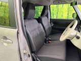運転席シート廻りは使用感も少なく、良好な状態となっています。前オーナー様が丁寧に使っていたことがよくわかりますね。