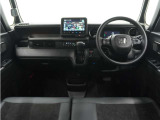 ◆視界広々で非常に運転しやすくロングドライブでも疲れを感じさせないすっきりとまとまったインパネ周りです。