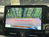 【バックカメラ】駐車時に後方がリアルタイム映像で確認できます。大型商業施設や立体駐車場での駐車時や、夜間のバック時に大活躍!運転スキルに関わらず、今や必須となった装備のひとつです!