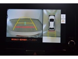 バックモニター付き。車両後方の映像が画面に表示されるので、車庫入れが苦手な人も安心です。ただし、目視確認もお忘れなくお願いいたします。