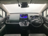 【前方視界】開放的な前方視界!運転がしやすく疲れにくいです♪窓が大きく、見通しがとっても良いおクルマですよ♪