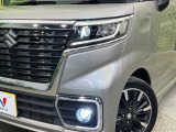 【LEDヘッドライト】悪天候や夜間走行時も良好な視界を確保し安心して運転できる高輝度LEDヘッドライトを装備!点灯速度が早く、消費電力も抑えられています。