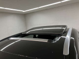 レクサスは、先進性とエレガンスが融合し、すぐれた操縦安定性と上質な乗り心地が魅力です。