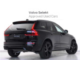 全体を引き締めるブラックのコーディネートが際立つ、ミッドサイズSUV、XC60。特別仕様車のBlack Editionです。