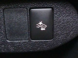 【PCS(プリクラッシュセーフティーシステム】・・・進路上の車両を前方センサーで検出し、衝突の可能性が高いと判断したときに、警報やブレーキ力制御により運転者の衝突回避操作を補助します。