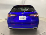 汚れが付着しやすいリヤガラスにはリヤワイパーが付いています。フロントのワイパーがONの時はシフトレバーをリバースに入れるとリヤワイパーがリンクして作動、クリヤーな視界が保てます