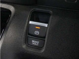オートブレーキホールド機能付き電子パーキングブレーキ!ブレーキペダルを足から離しても停車状態を保ちます。アクセルを踏めば自動でブレーキが解除され、発進可能!