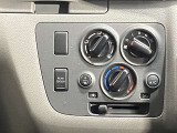 【マニュアルエアコン】ダイヤルをまわして簡単に温度調整が可能!車内も快適♪