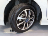 タイヤサイズは175/65R15です。