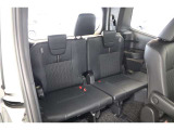 ■車内クリーニング■専門スタッフが見えないところまで徹底洗浄!車内のニオイもリフレッシュ!目に見えないところまで美しくがモットーです。だから、当店の中古車は内装にも自信があります!