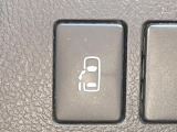 【パワースライドドア】スマートキーや運転席のスイッチでスライドドアの開閉が可能♪電動だから力を入れてドアを開ける必要が無く、小さいお子様でも、重い荷物を持っている時もラクに開け閉めできます♪