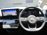 セレナの運転席廻りになります。