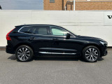 北欧流のラグジュアリーを体現したXC60。伝統的なスカンジナビアン・デザインを継承しながら、躍動感にあふれ優雅な雰囲気を身にまとう、新しい潮流を具現化したスタイリングです。
