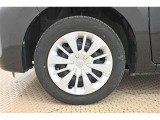 純正なので車に似合うデザインになっていますね。スタッドレスタイヤもご相談下さい。