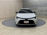お車購入のポイントとなるフロントマスクです!シャープな目つきが印象的なデザインのヘッドランプです。